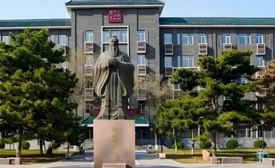 传媒大学排名前八名